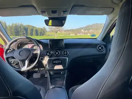 Mercedes A-Klasse A200 blue EFFICIENCY