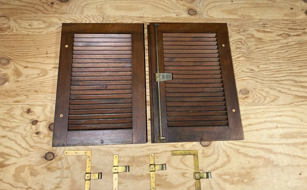Holz-Fensterladen