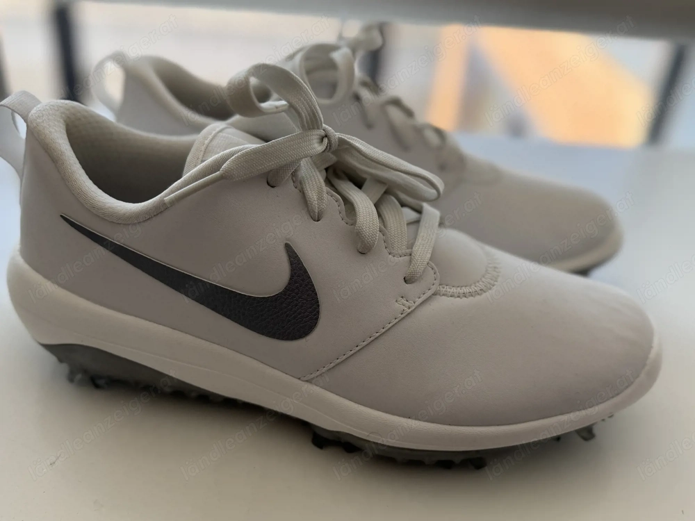 NEUE Golfschuhe Größe 39 sehr günstig zu verkaufen 