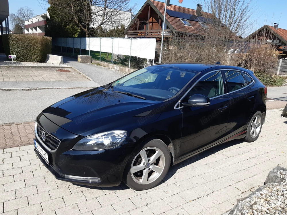 Volvo V40 5-türig Bj. 10 2012