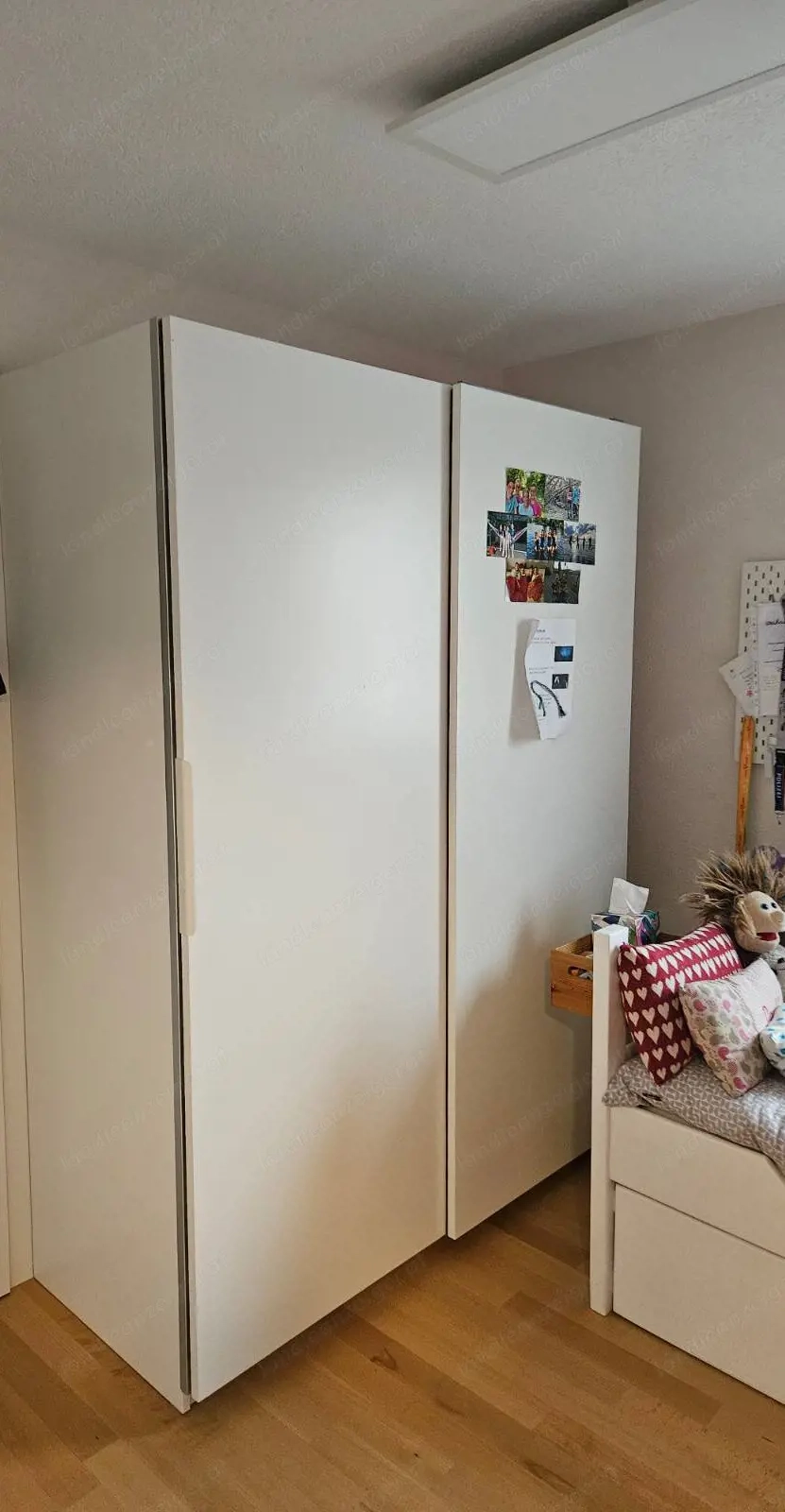 Kleiderschrank - Schrank