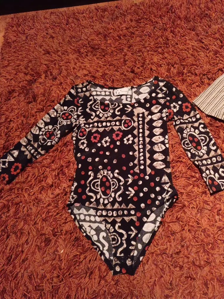 Bodys M&L ungetragen