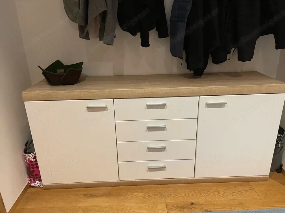 Garderobe oder Regal 