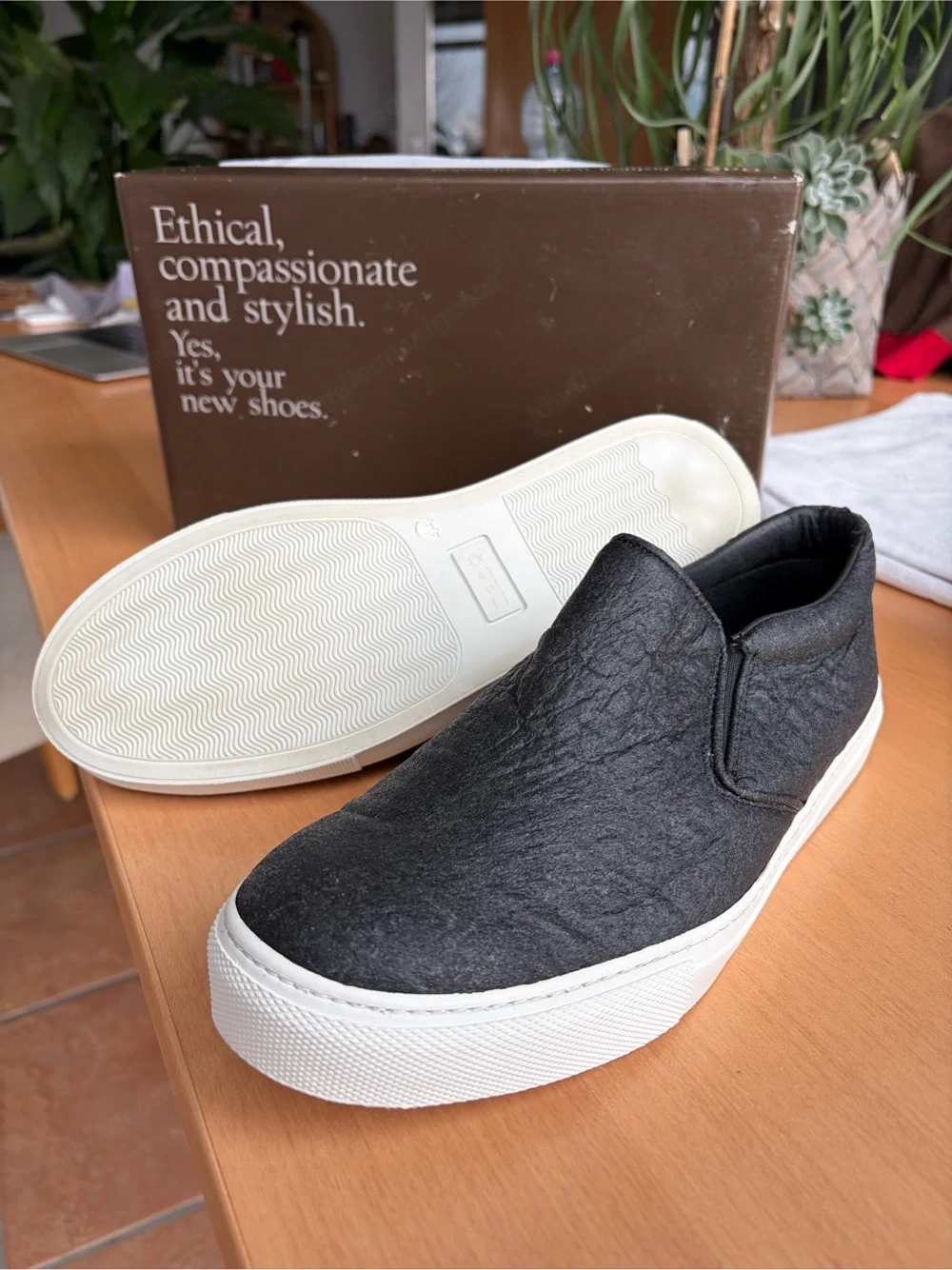 NAE Halbschuhe, NEU hergestellt aus Ananasfaser