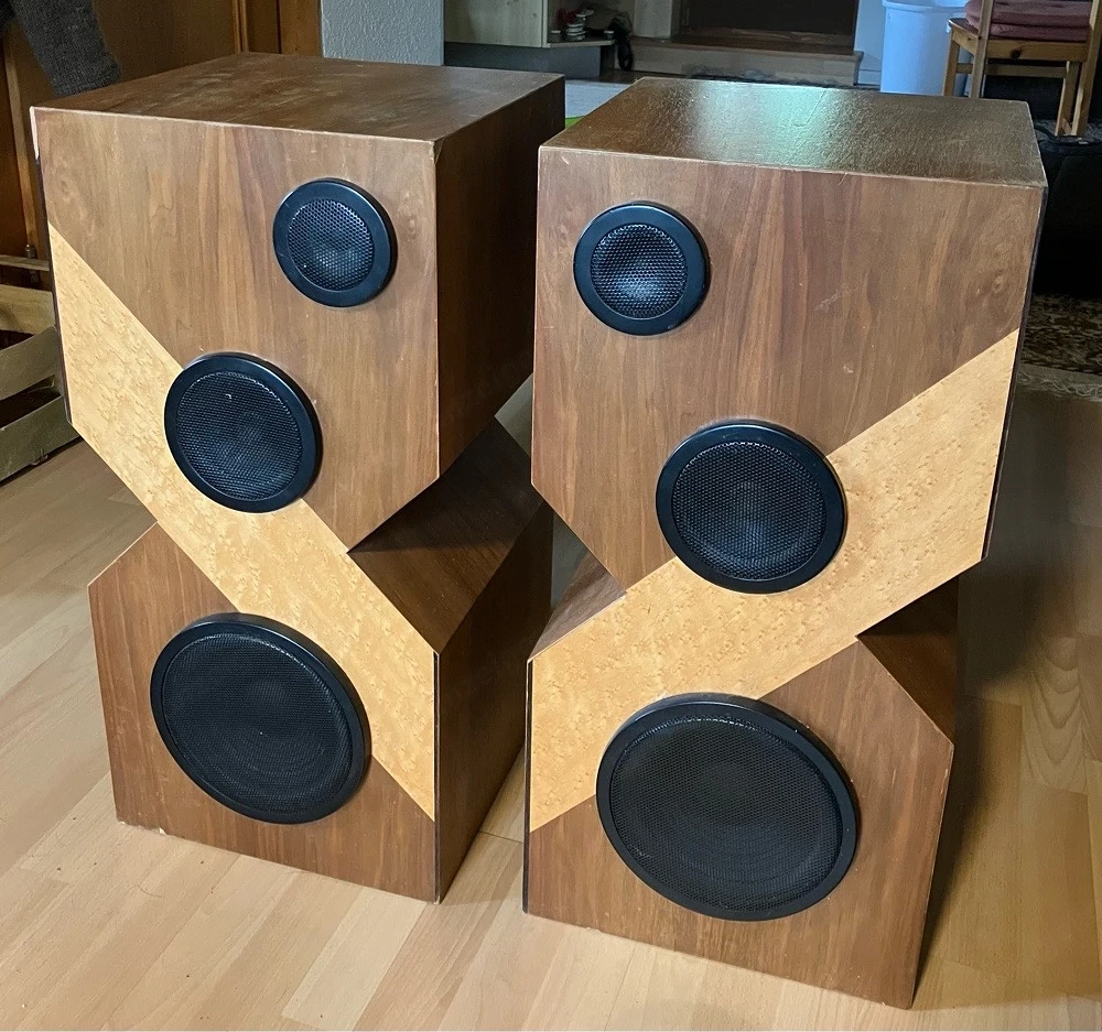 Holz-Lautsprecherboxen zu verschenken