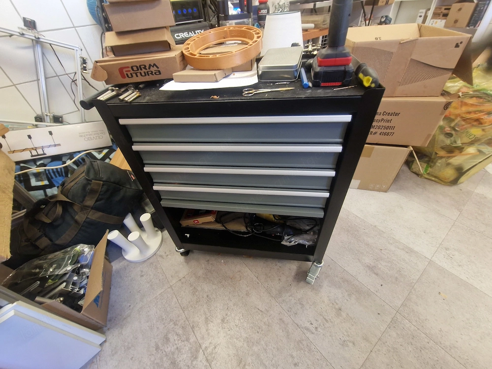 Werkzeug wagen mit Werkzeug 