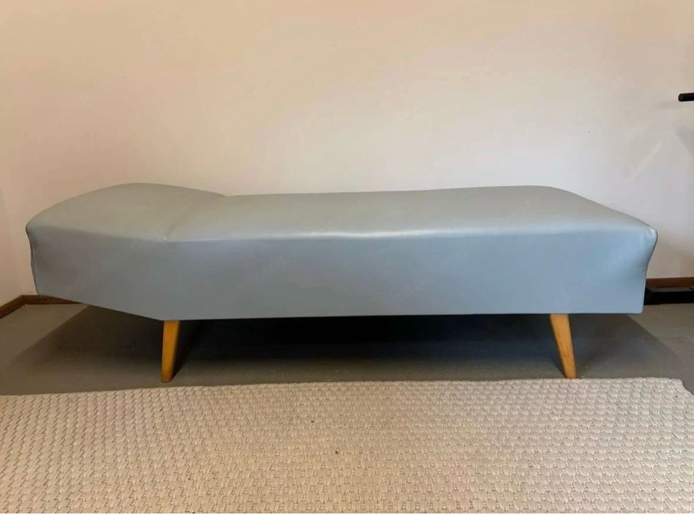 Chaiselongue, Sofa