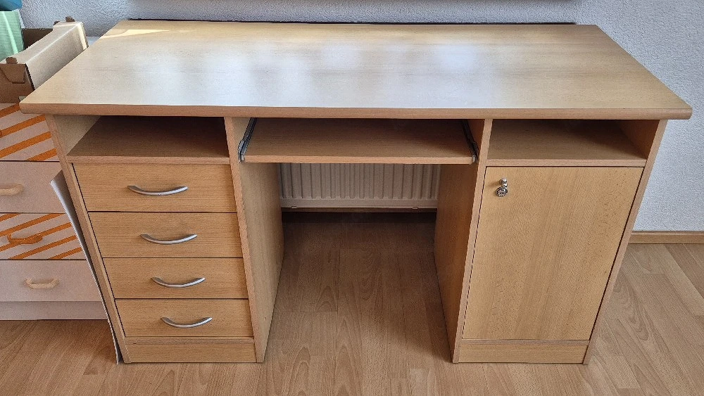 Kleiner Schreibtisch 126x75x55 