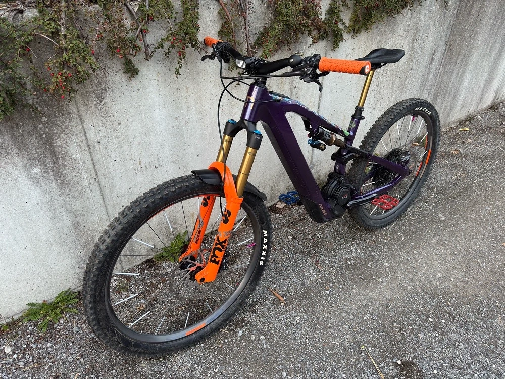 Moustache Game 160.9 Launch Edition