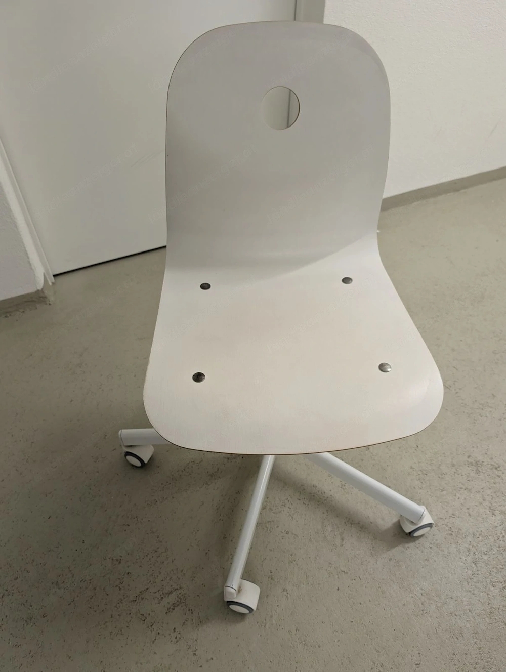 IKEA Bürostuhl- Holz zu verschenken