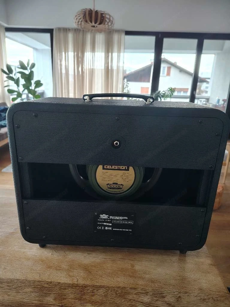 Gitarrenbox VOX V112NT