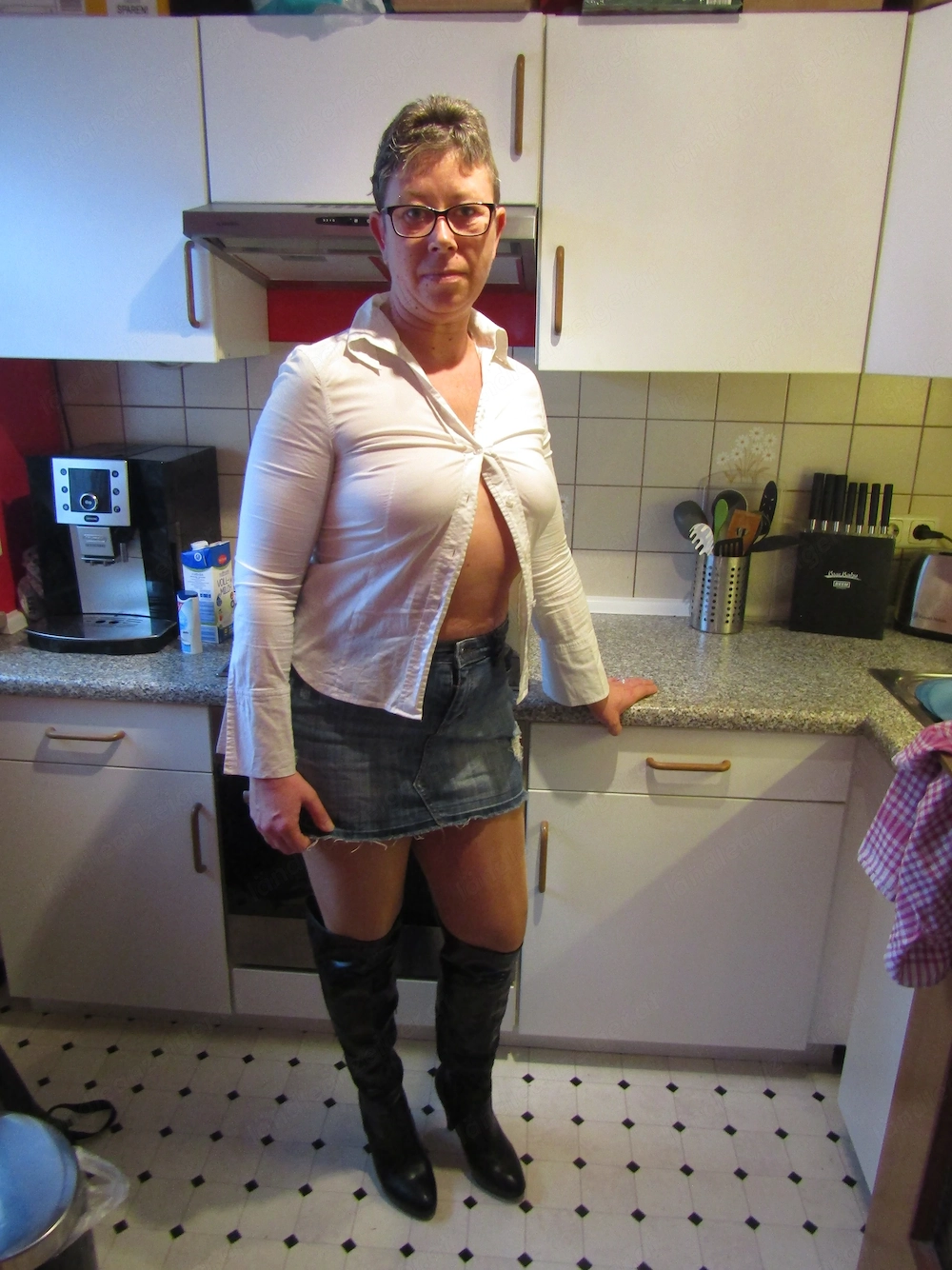 Scharfe heisse Bilder einer Milf