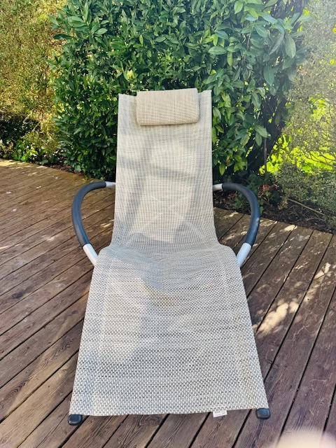 Schaukelliege mit Polsterauflage