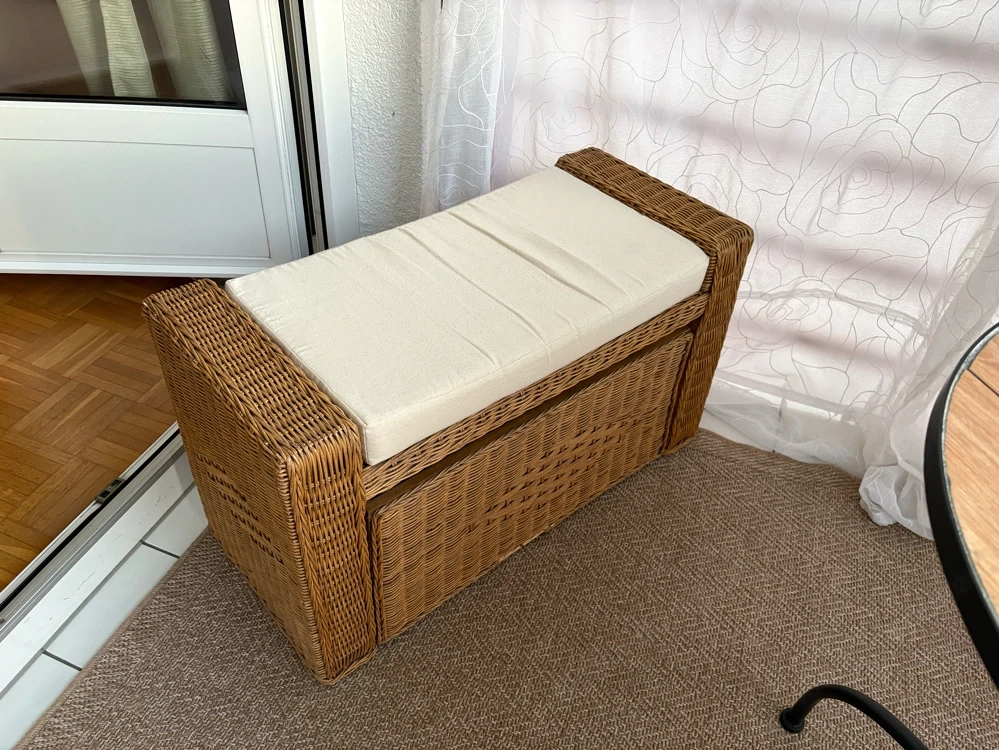 Rattan-Truhe mit Sitzpolster