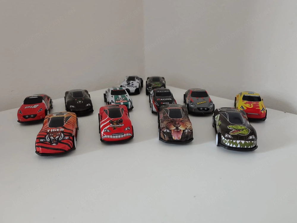 12x Spielzeug Autos Set   Kinder Rennwagen Mix mit verschiedenen Designs