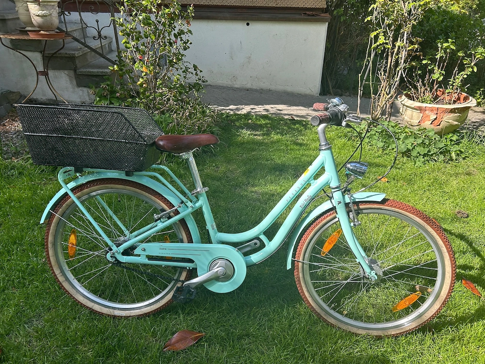 Mädchen-Fahrrad türkis mit Körbchen