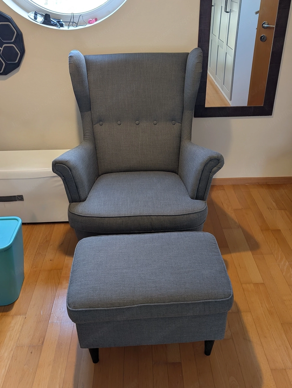 Ohrensessel mit Hocker 