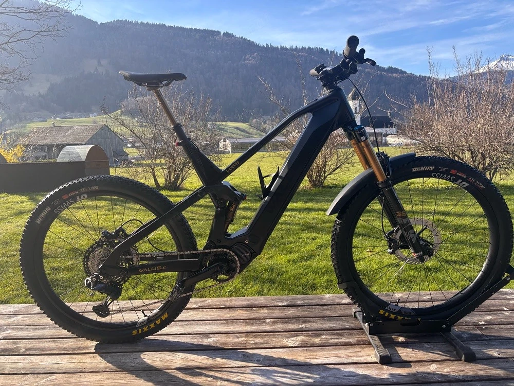 Exclusives E-Bike Wallis Carbon E-AMDURO 800 Wh Grösse L