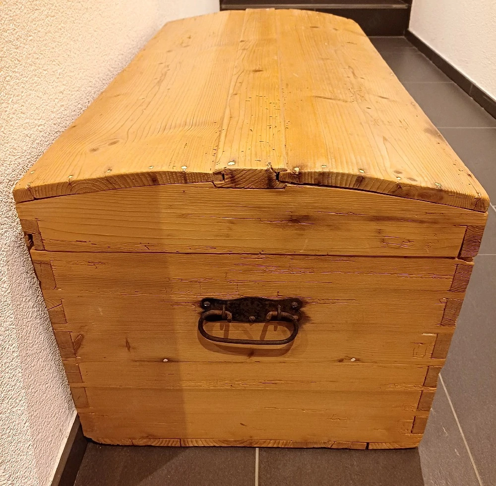 alte Holztruhe 