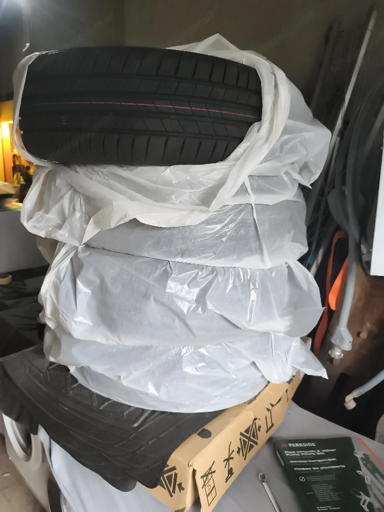 Sommerreifen nagelneu.205 60 16