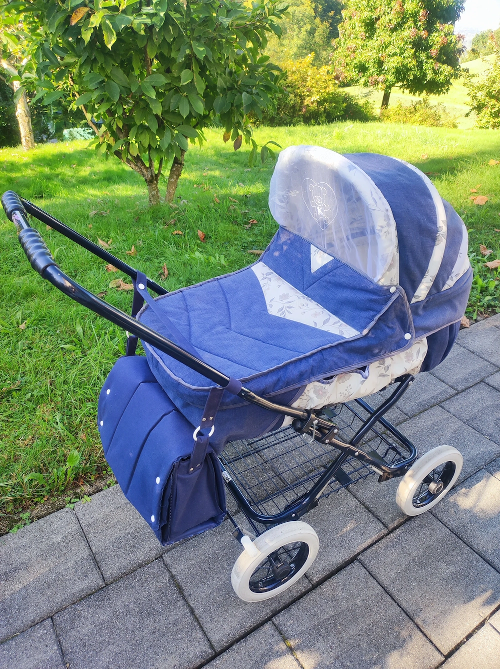 Kinderwagen Knokin zu verschenken 