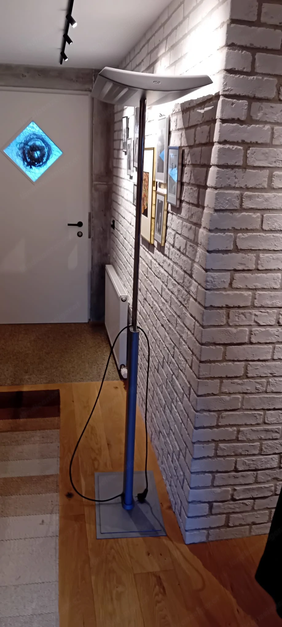 Stehlampe mit Leuchtstoffröhren