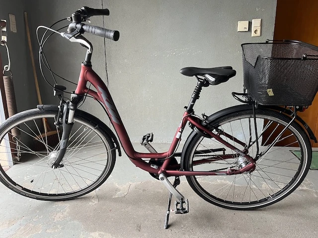 KTM Damenfahrrad 7 Gänge,metallic-weinrot samt Zubehör