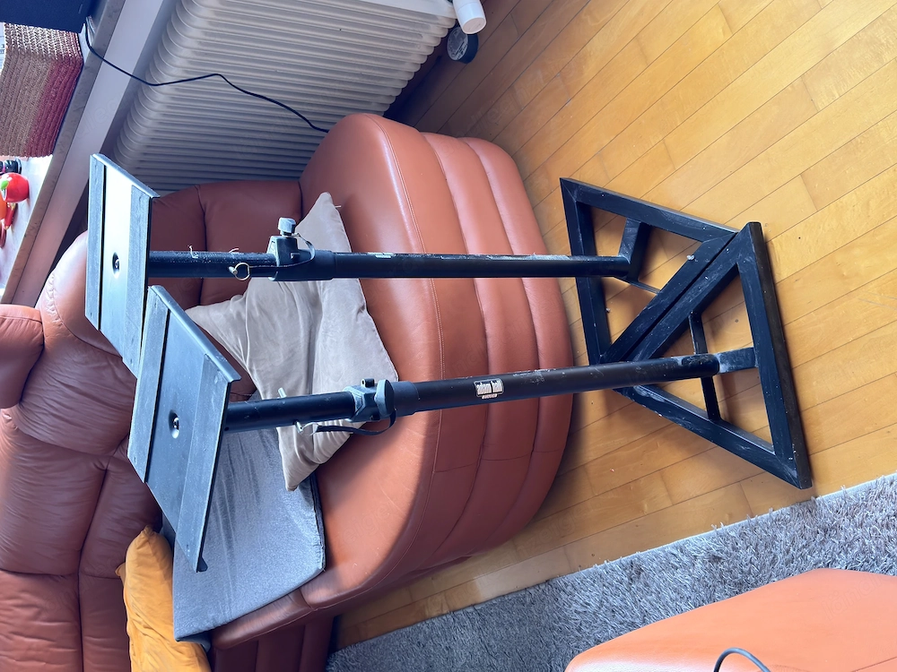 Verschenke zwei Boxenständer gegen Abholung