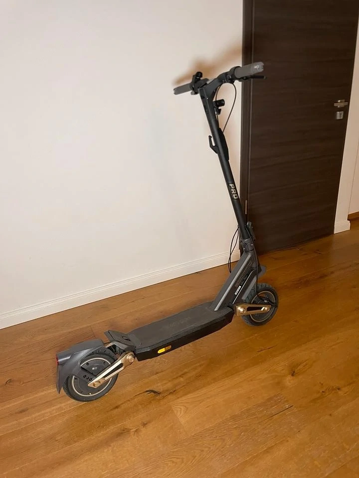 Navee ST3 Pro E-Scooter 1350W   Neuwertig