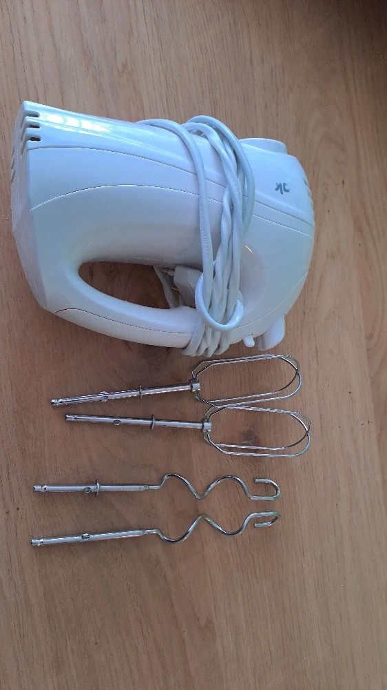 Hadmixer250 Watt zu verkaufen währ es will nur Telefonisch erreichbar 0650 7104126 Danke 