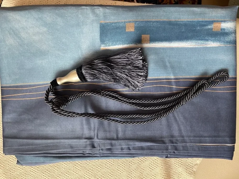 Vorhang blau, blickdicht, mit Kordel