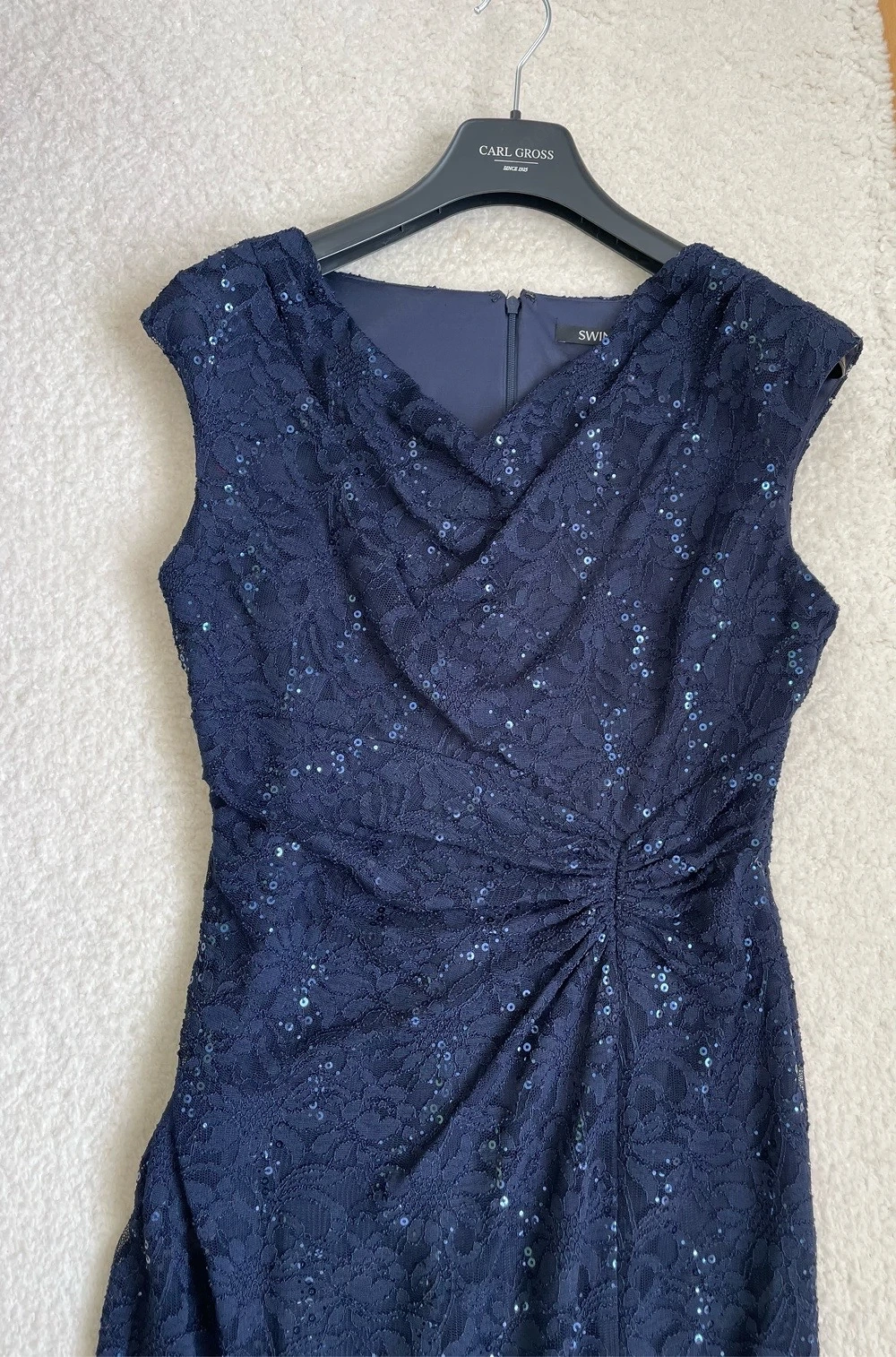 blaues Abendkleid