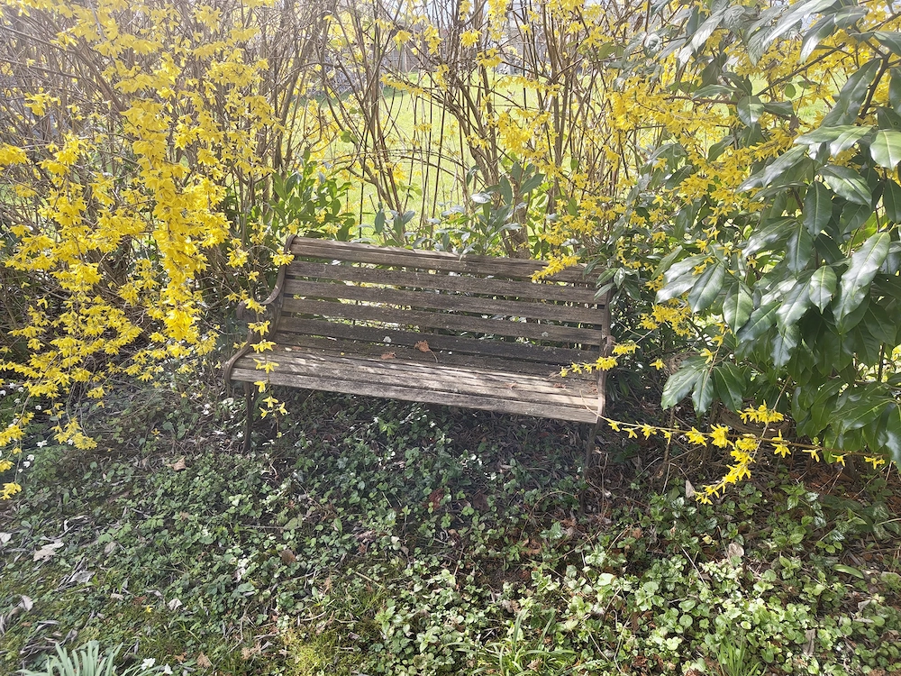 Antike kleine Parkbank 