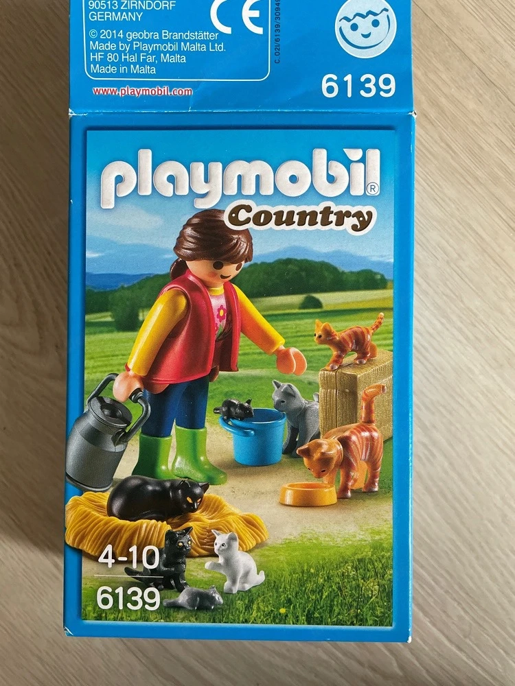 Playmobil Bäuerin mit Katzen