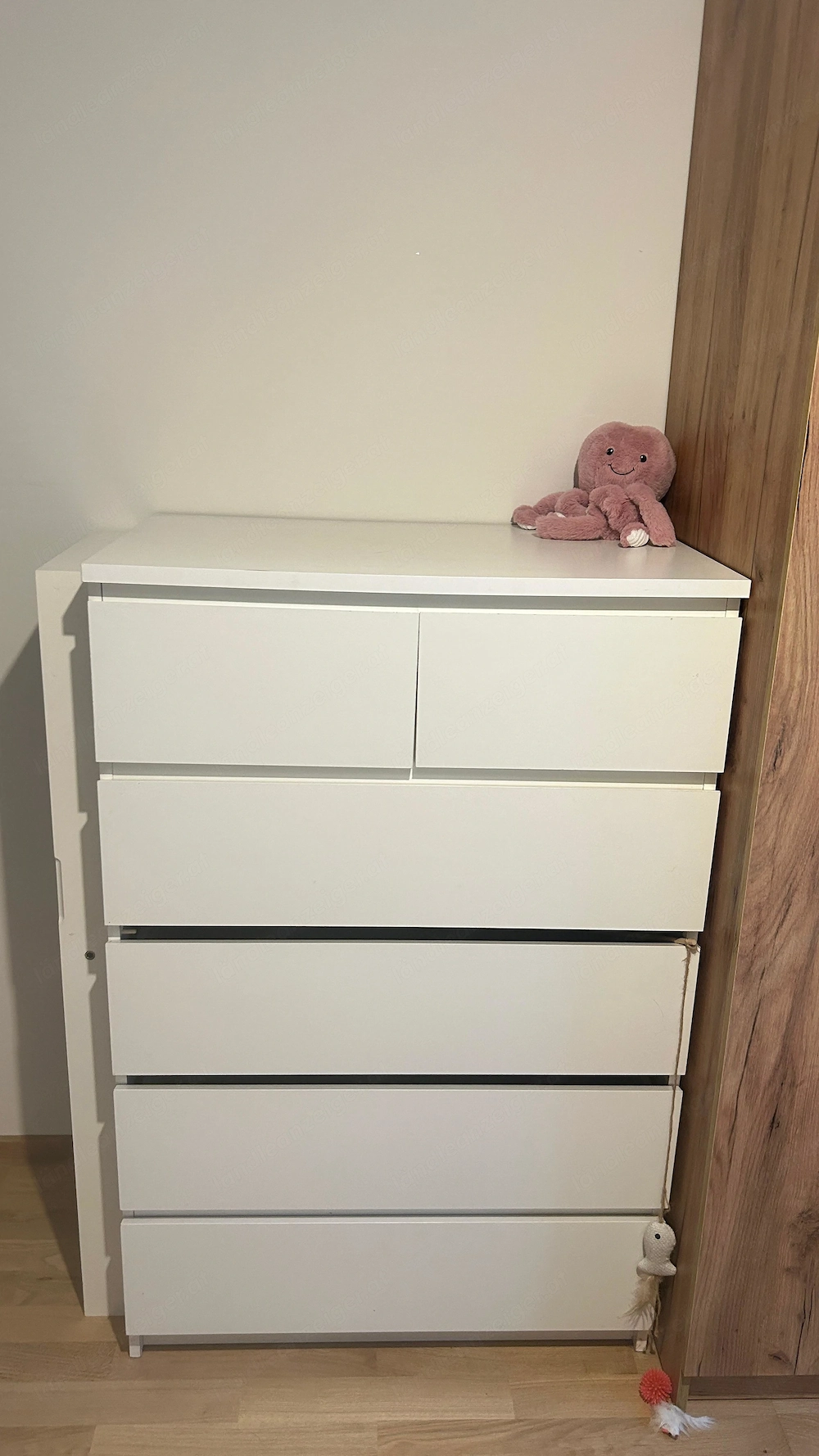 Weiße Ikea Kommode zu verschenken