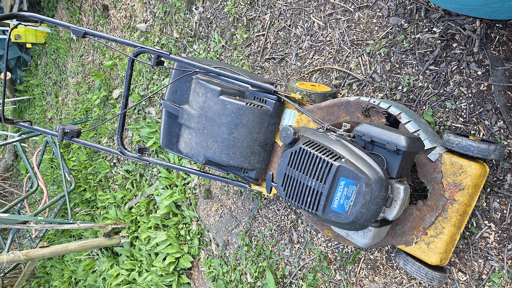 Rasenmäher zu verschenken - Motor einwandfrei