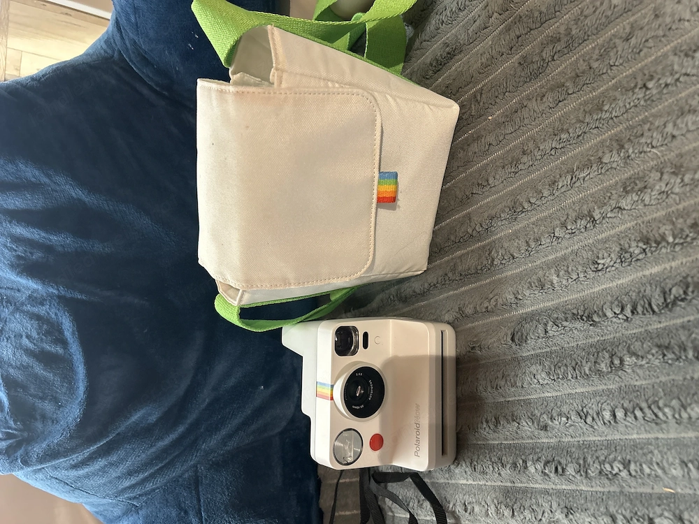 Polaroidkamera mit Tasche 