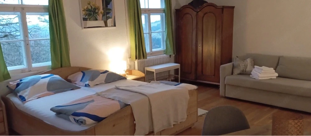 Mehrere Zimmer zu Vermieten.