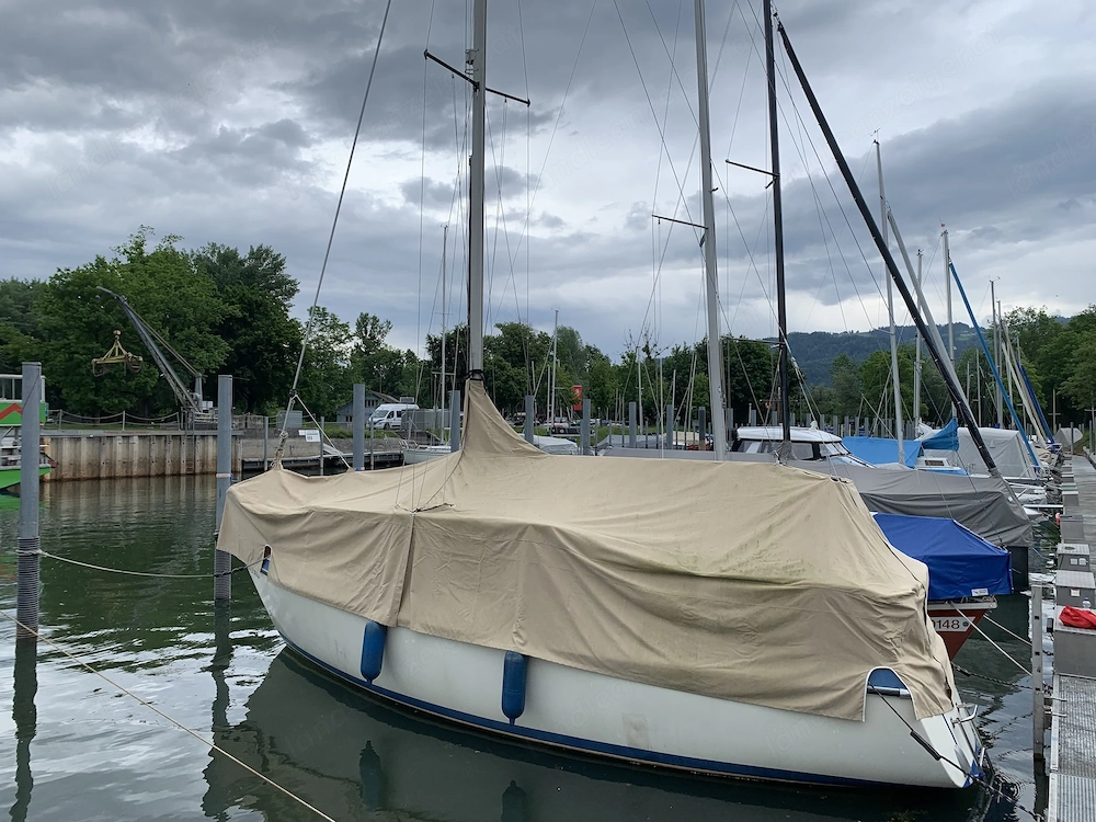 Bavaria 808 