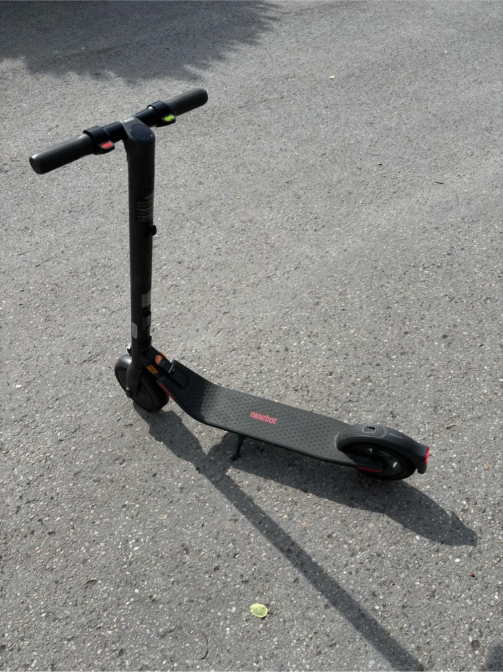 Segway Ninebot E-Scooter | nur 50 100 km | Top Zustand | inkl. Ladegerät