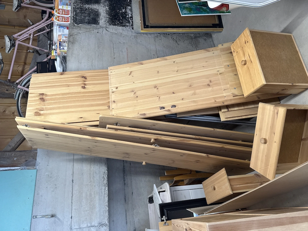 Massivholz gratis Schrank 