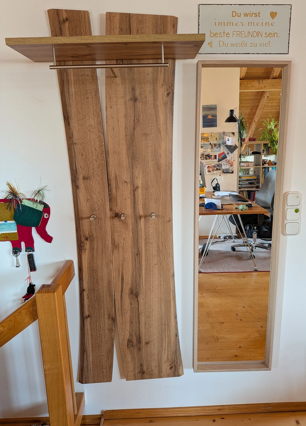 Garderobenpanel und Spiegel