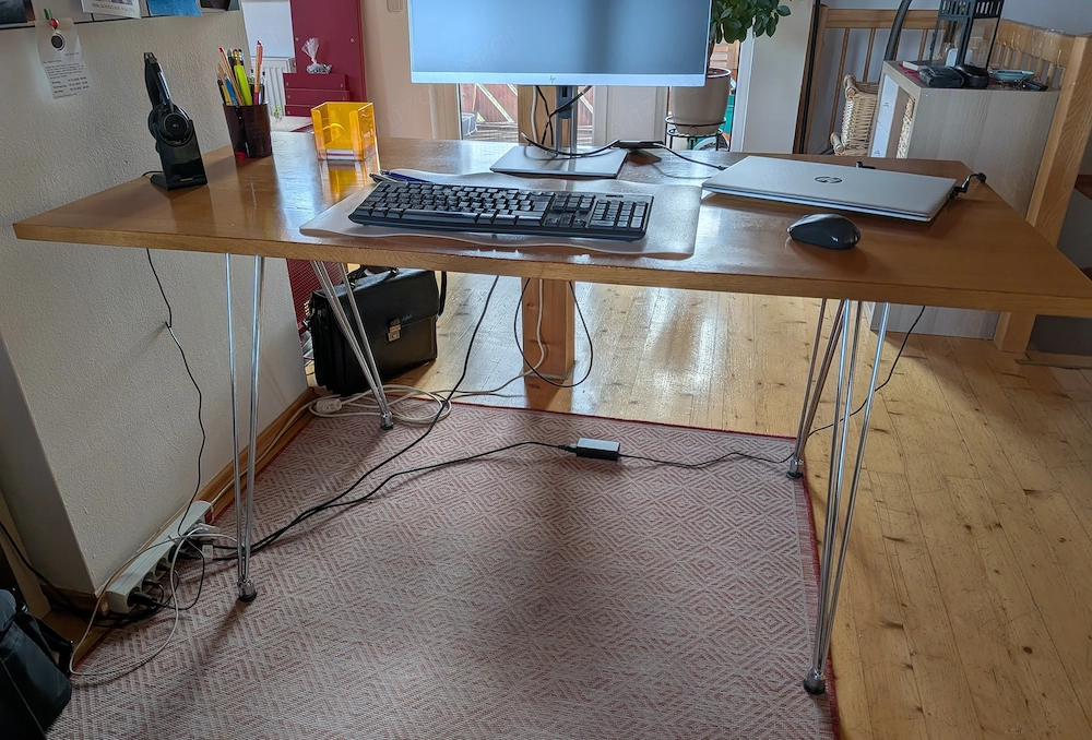 Schreibtisch Massivholz Metall