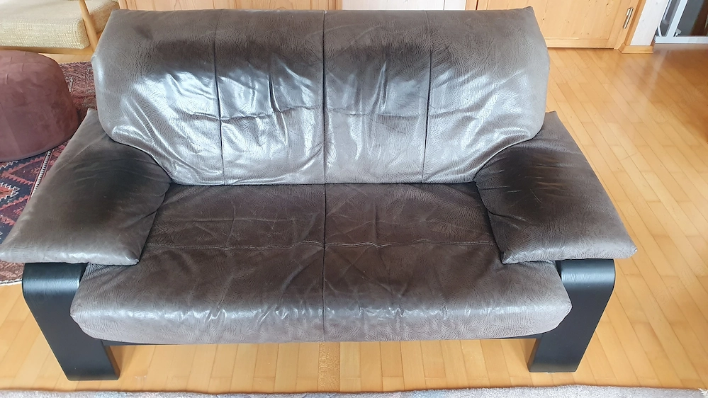 Couch - Garnitur in Leder 3teilig zu verschenken