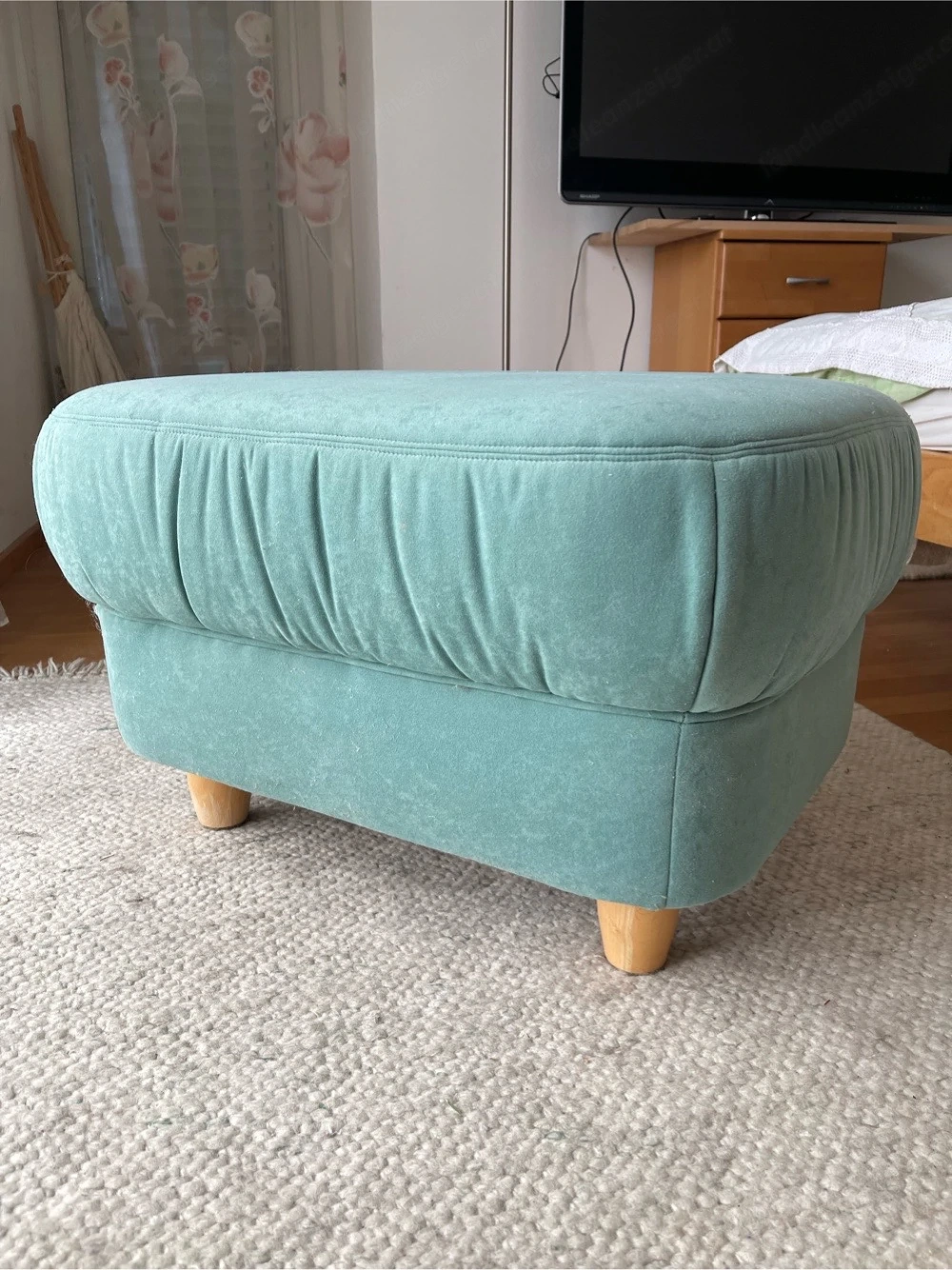 Hocker Stoff mit Holzbeinen