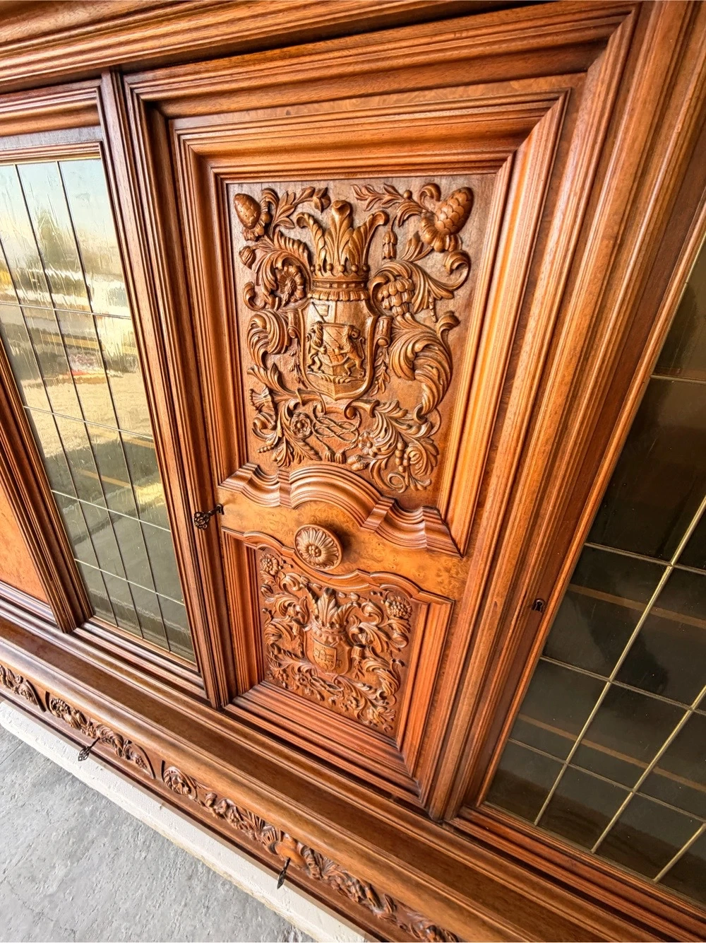 Antiker Bücherschrank-Massiv von Wilhelm Albrecht