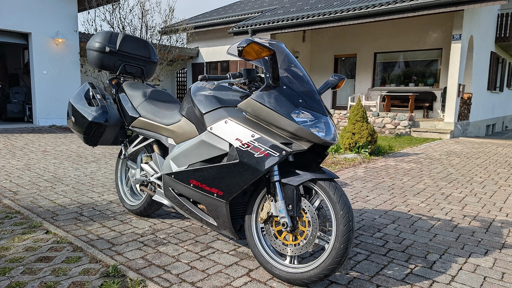 Aprilia RST 1000 Futura