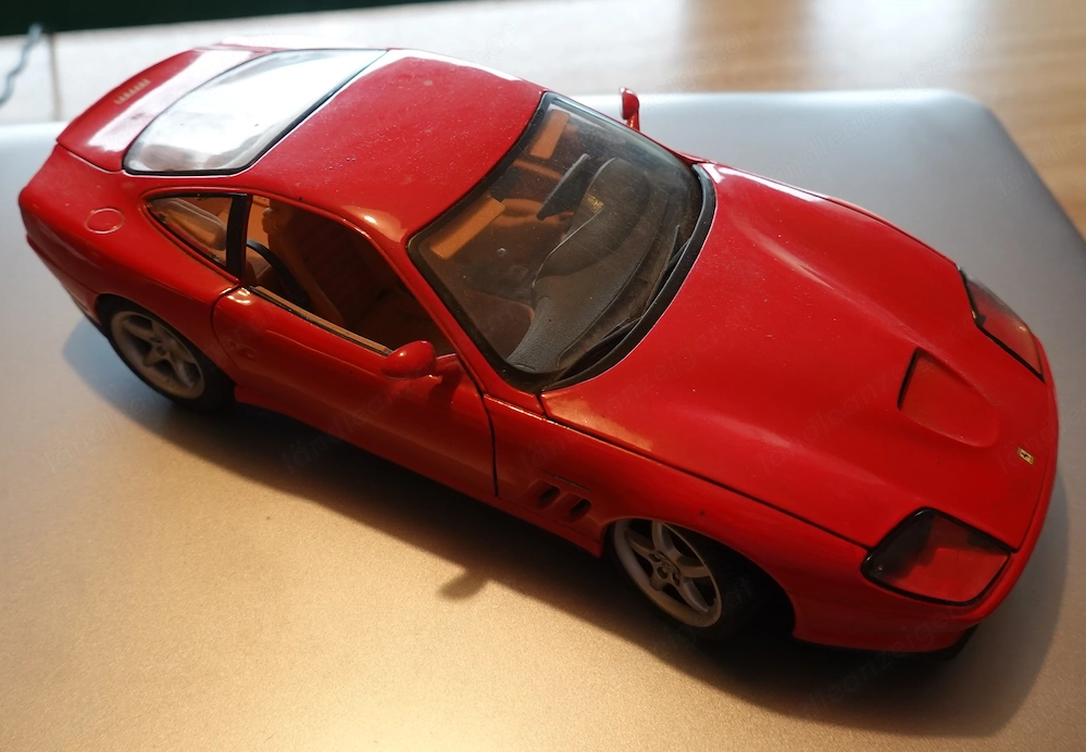 Burago Modellautos, 4 STÜCK, NEUWERTIG 