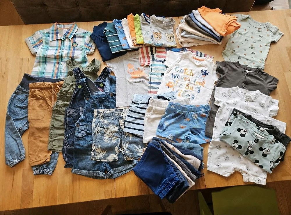 Kleiderpaket Gr.74 80