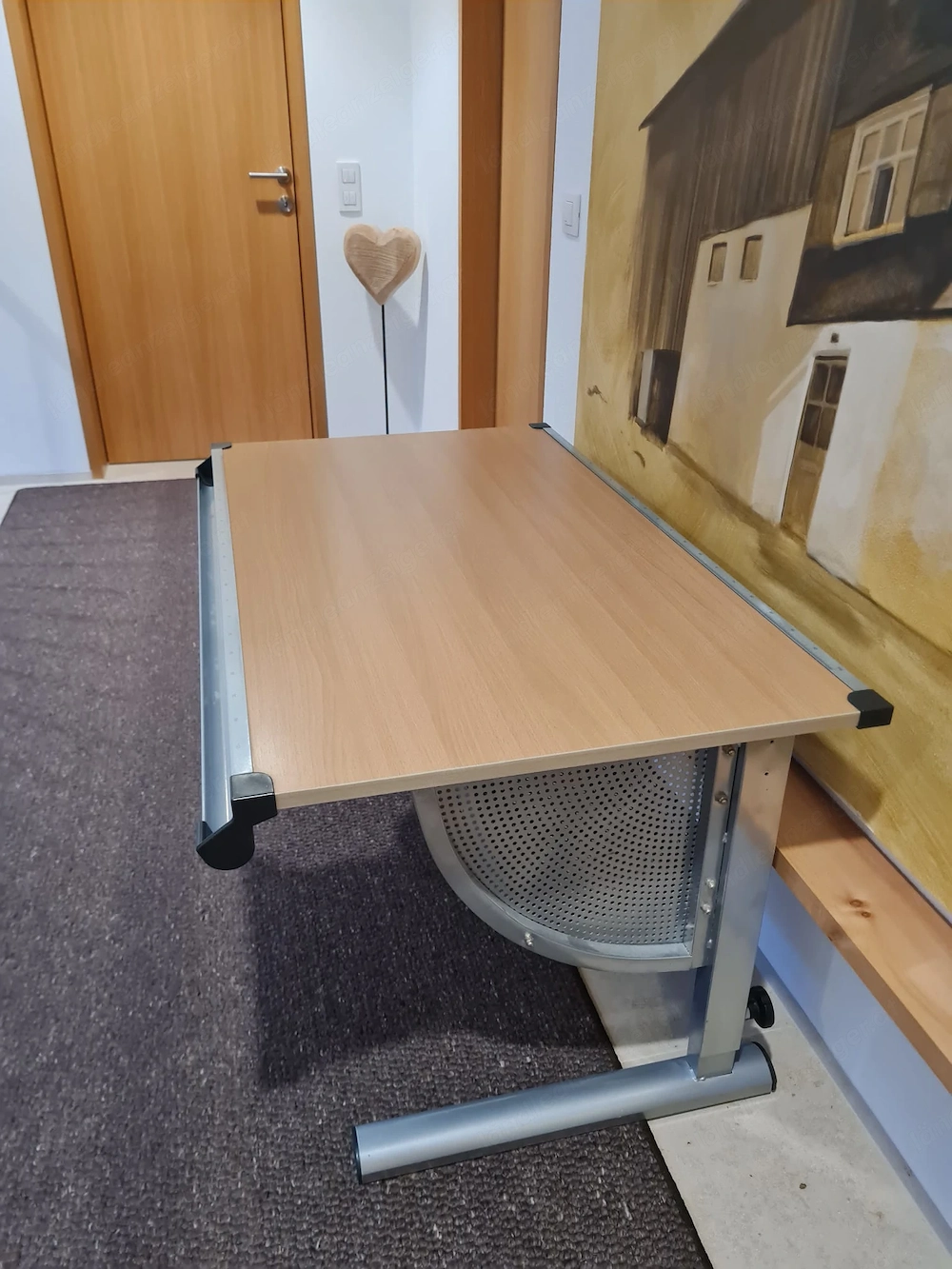 Verstellbarer Kinderschreibtisch 